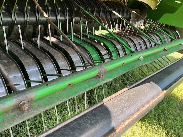 2009 John Deere 568 Image 12