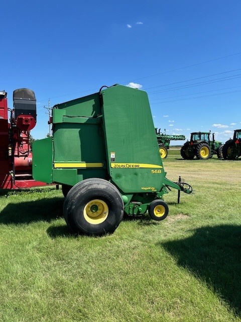 2009 John Deere 568 Image 2
