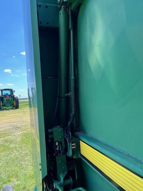 2009 John Deere 568 Image 7
