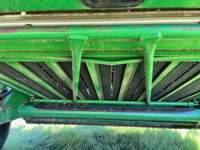 2009 John Deere 568 Image 13