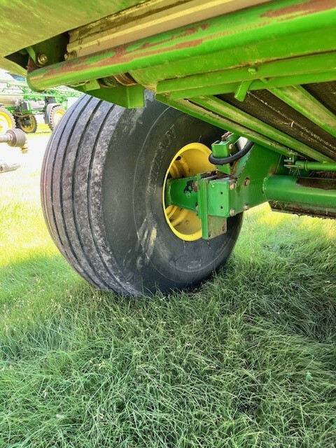 2009 John Deere 568 Image 15