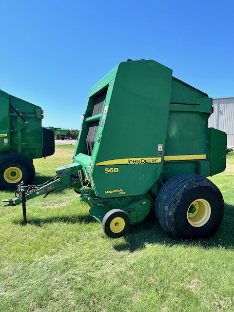 2009 John Deere 568 Image 1