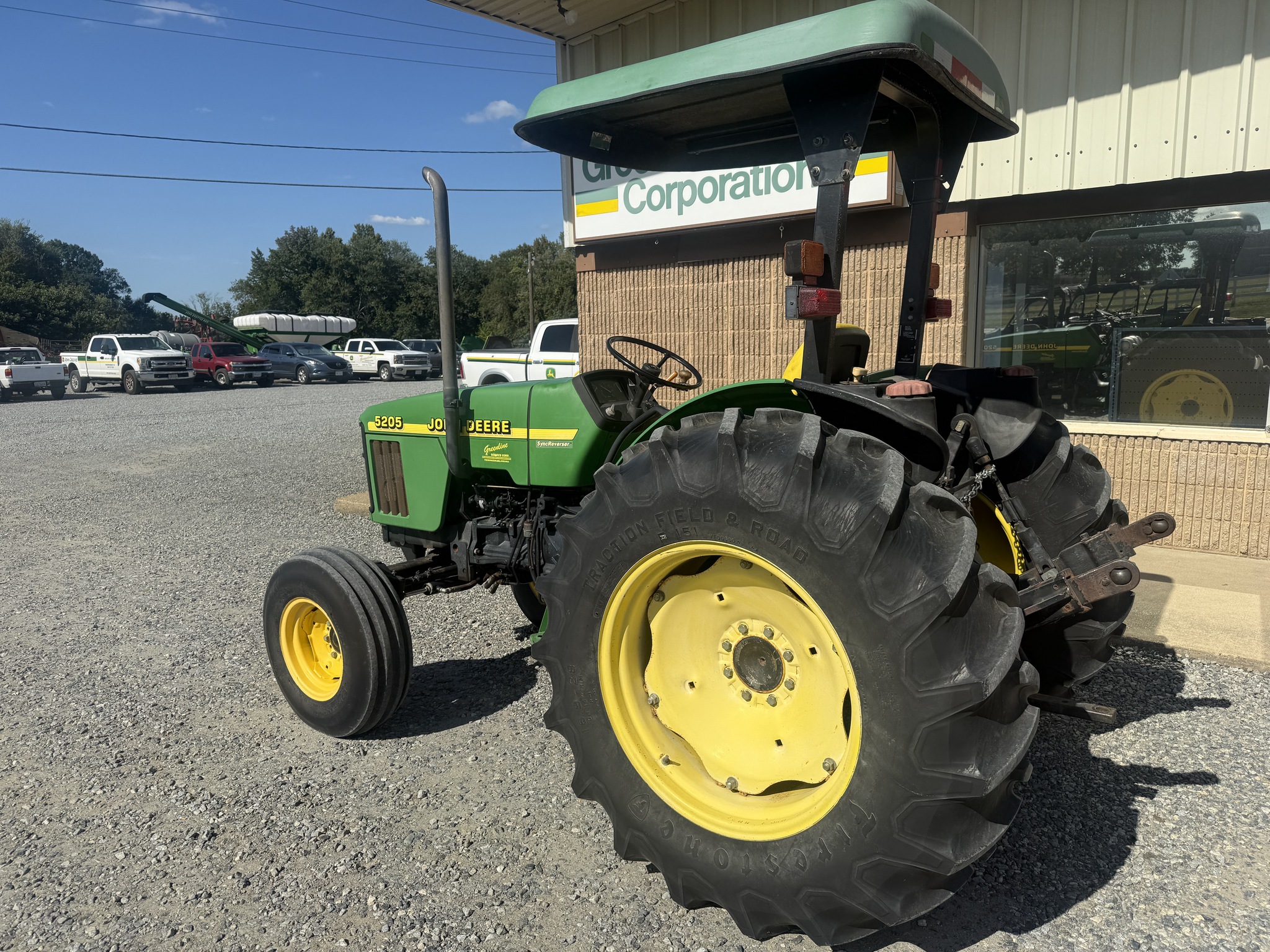 2002 John Deere 5205 Image 4