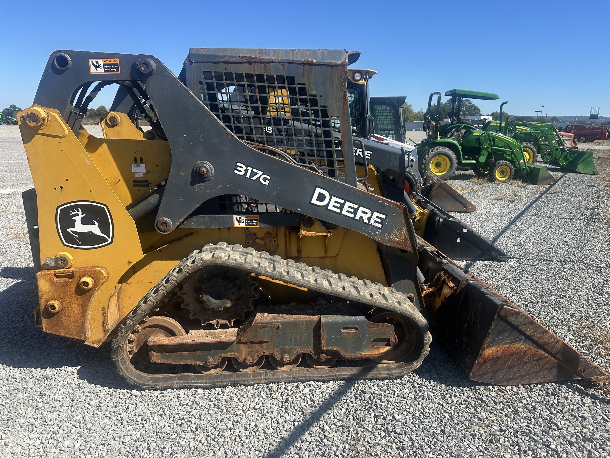 2022 John Deere 317G