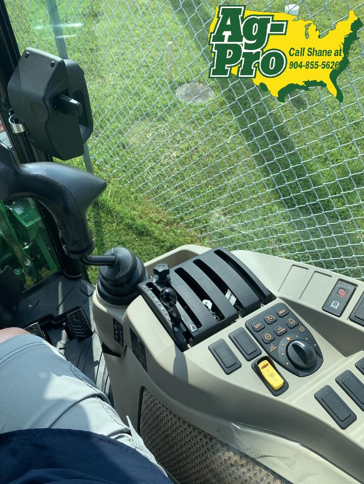 2025 John Deere 4044R Image 6