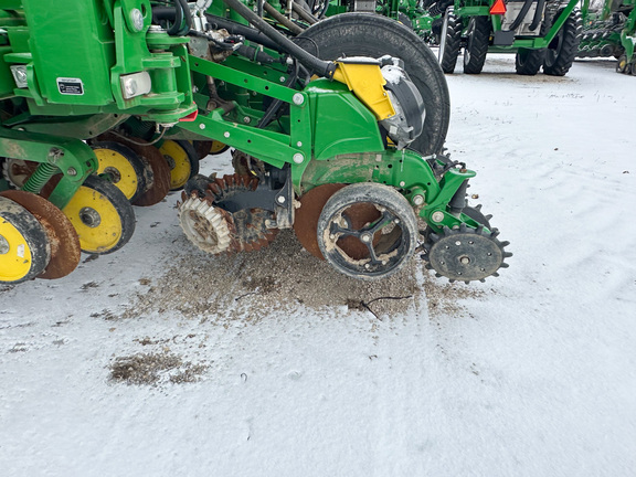 2023 John-Deere 1775NT