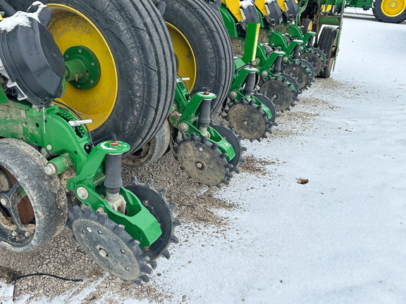 2023 John-Deere 1775NT