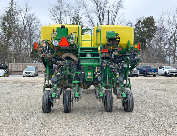2023 John-Deere 1775NT