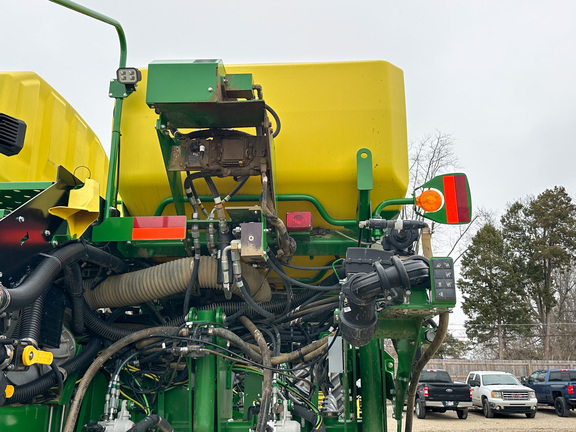 2023 John-Deere 1775NT
