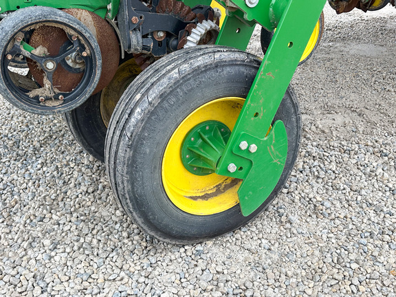 2023 John-Deere 1775NT