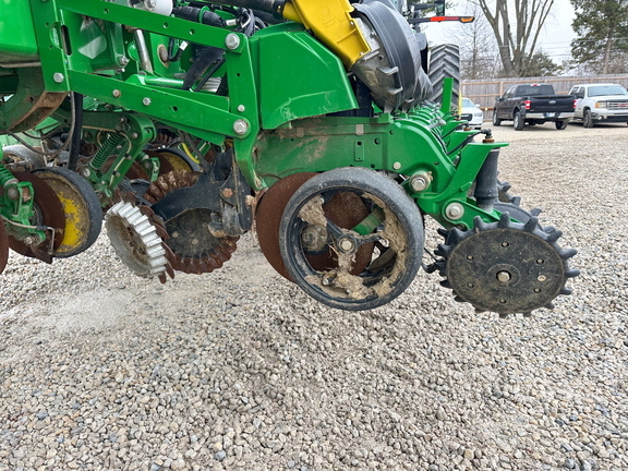 2023 John-Deere 1775NT