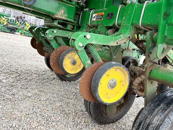 2023 John-Deere 1775NT