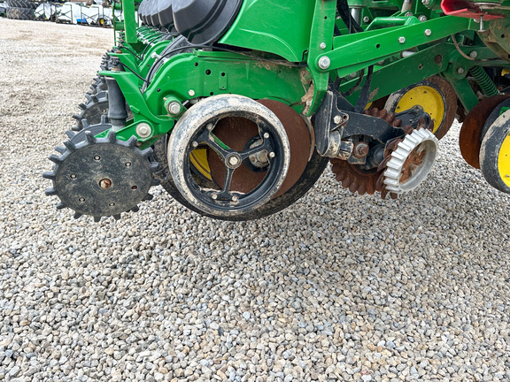 2023 John-Deere 1775NT