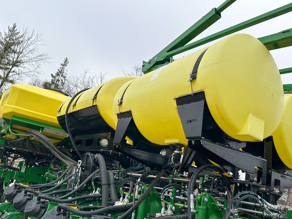 2023 John-Deere 1775NT