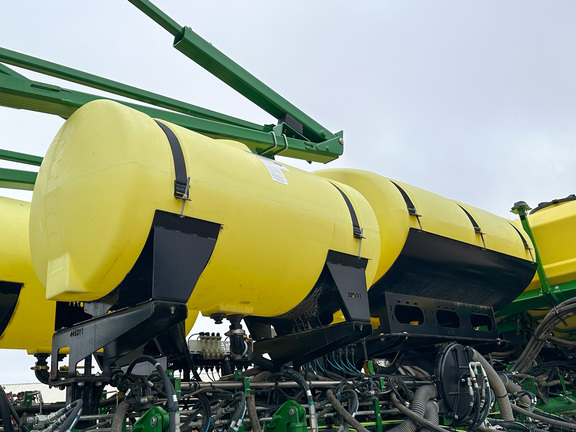 2023 John-Deere 1775NT