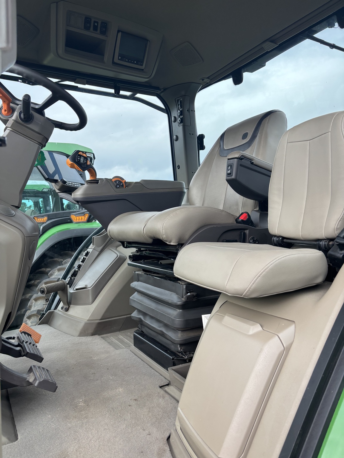 2024 John Deere 8R 410 Image 5