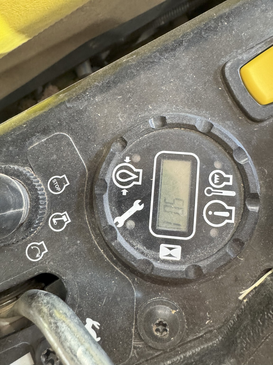 2022 John Deere Z950R Image 6