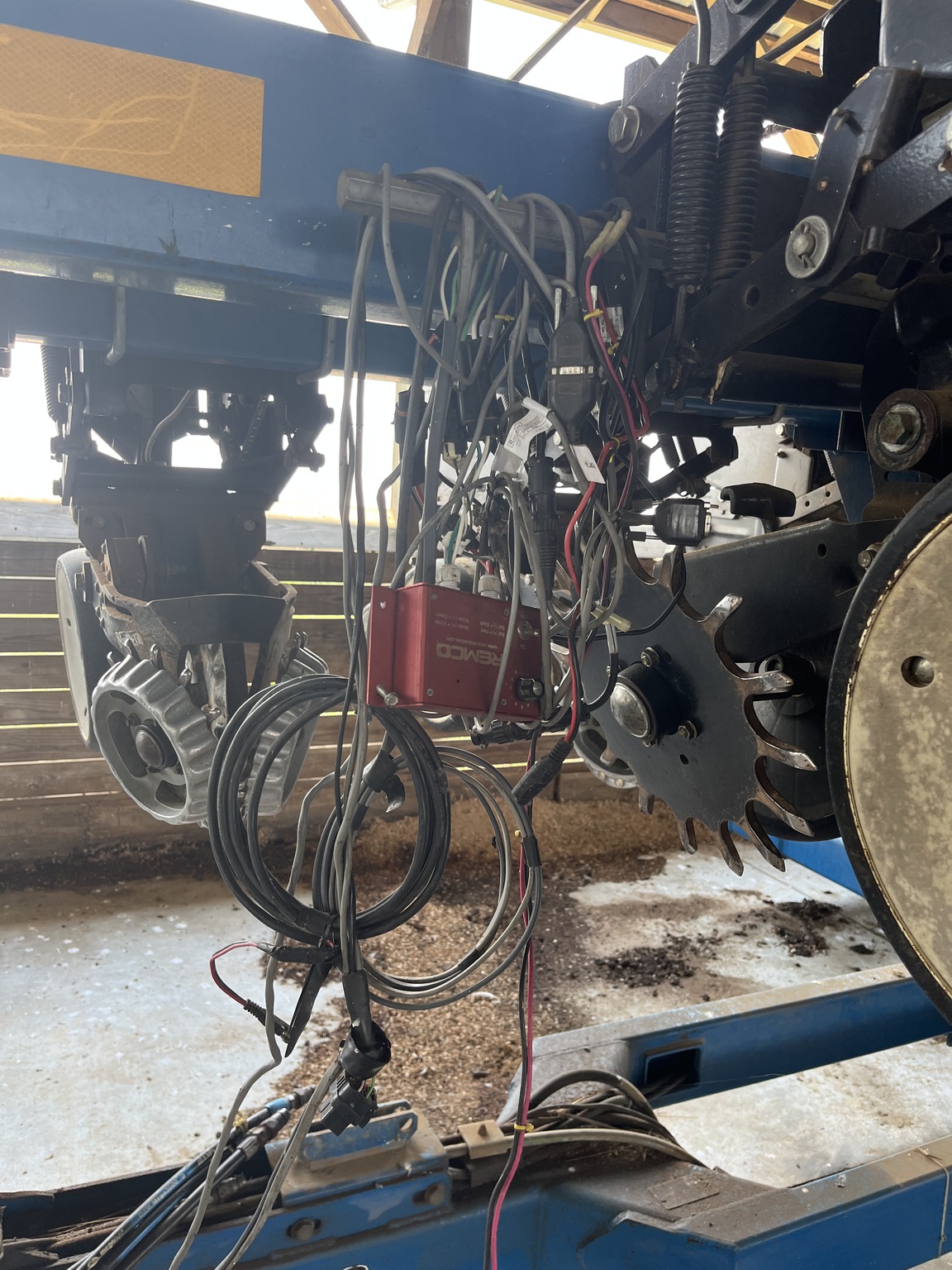 2011 Kinze 3500 Image 5