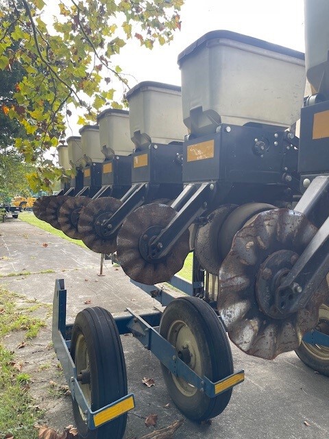 2011 Kinze 3500 Image 10