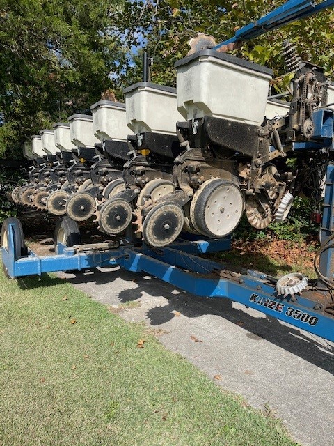 2011 Kinze 3500 Image 1