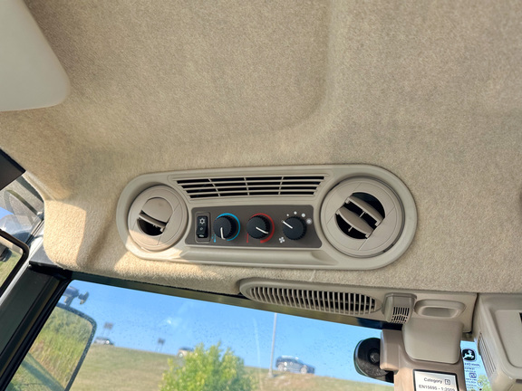 2024 John-Deere 5075E