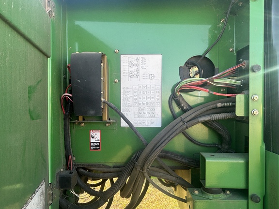 Used 2008 John Deere 4895 Windrowers at Horizon Ag & Turf in Vermilion, AB - Photo9