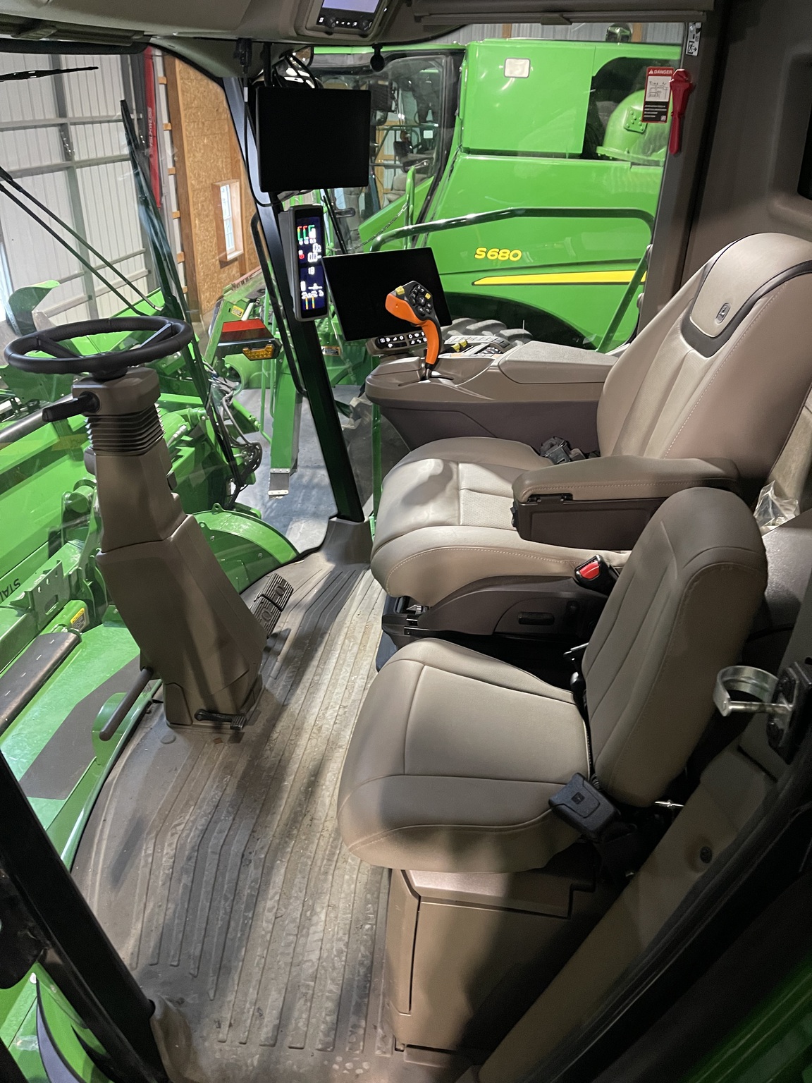 2024 John Deere X9 1100 Image 6