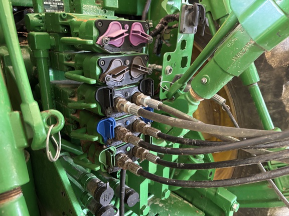 Photo of 2014 John Deere 8320R