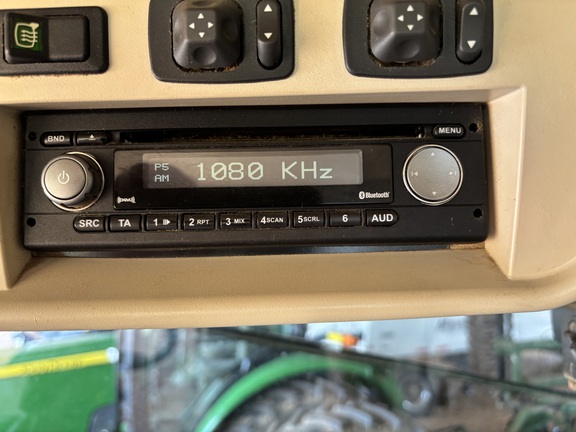 Photo of 2014 John Deere 8320R