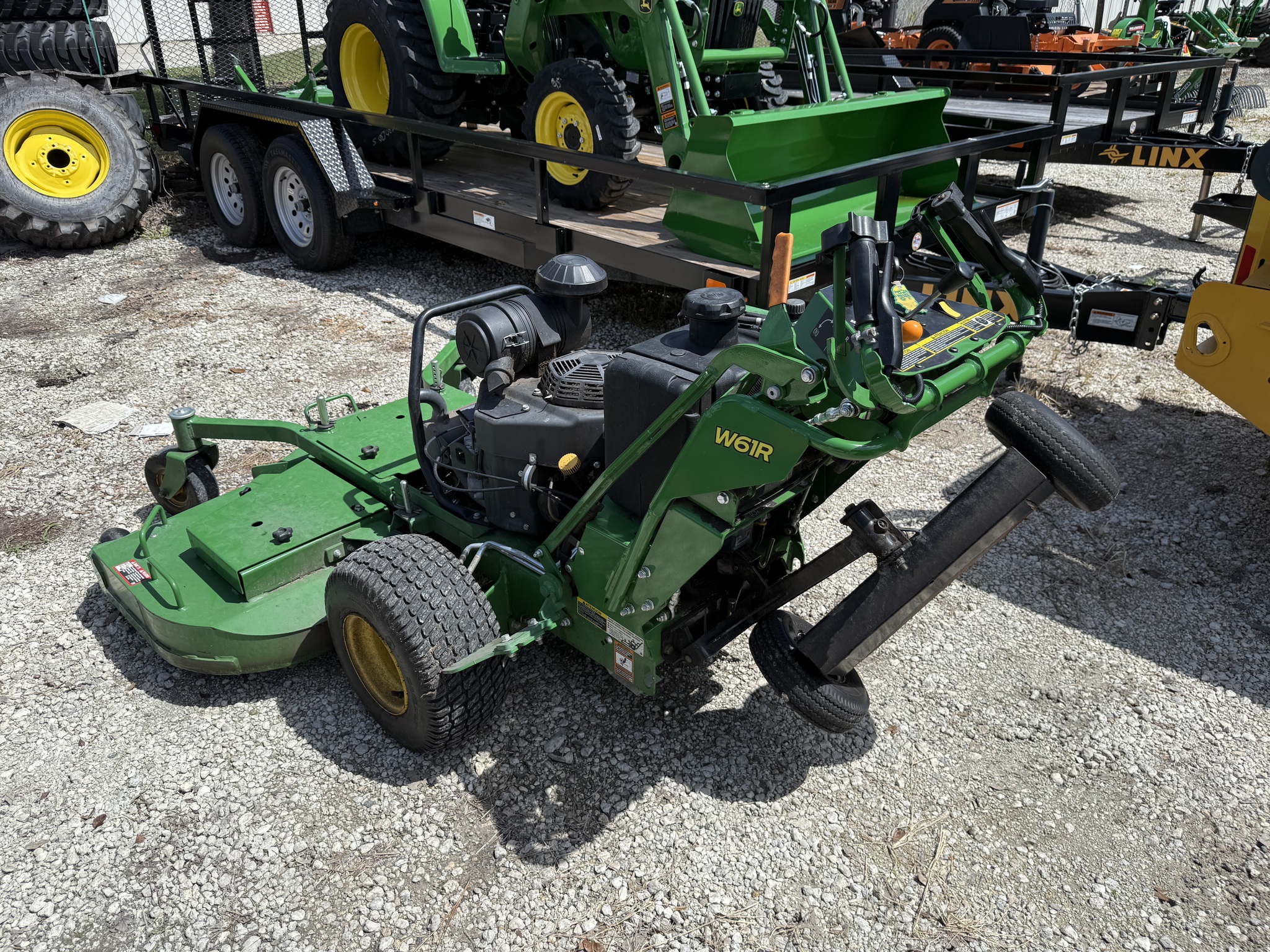 2023 John Deere W61R Image 2
