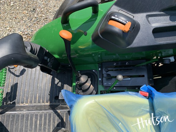 Photo of 2024 John Deere 5067E