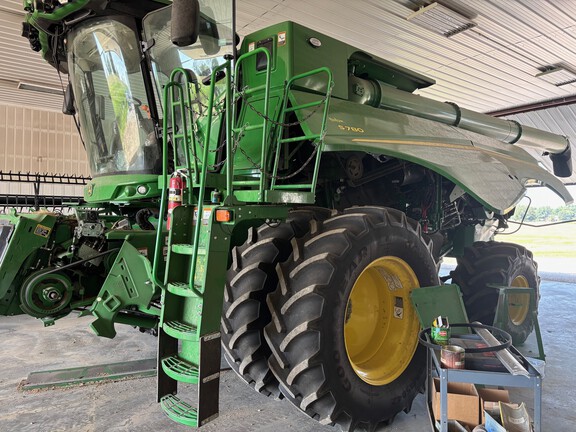 Photo of 2024 John Deere S780