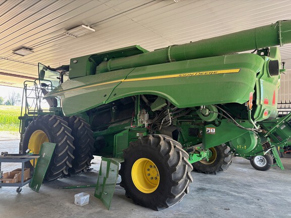 Photo of 2024 John Deere S780
