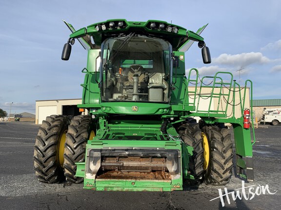 Photo of 2024 John Deere S780