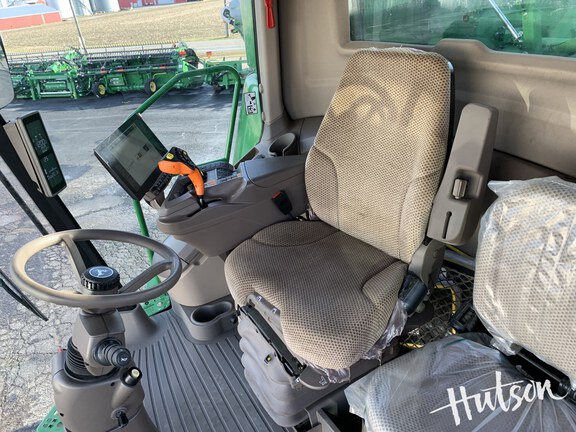 Photo of 2024 John Deere S780