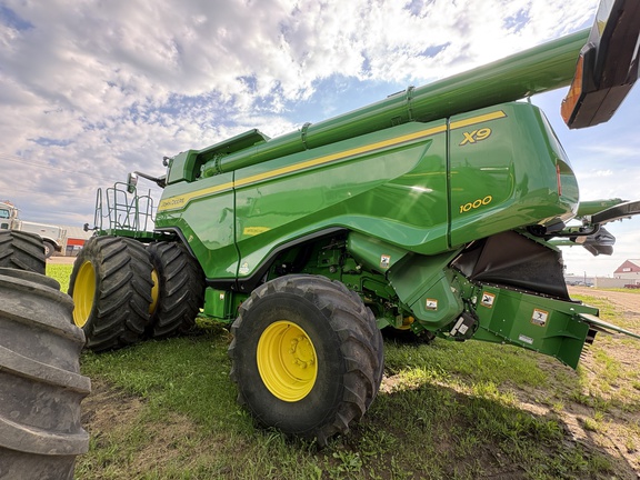 Used 2023 John Deere X9 1000 Combines at Horizon Ag & Turf in Vermilion, AB - Photo3