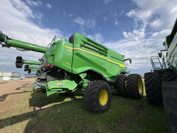 Used 2023 John Deere X9 1000 Combines at Horizon Ag & Turf in Vermilion, AB - Photo4