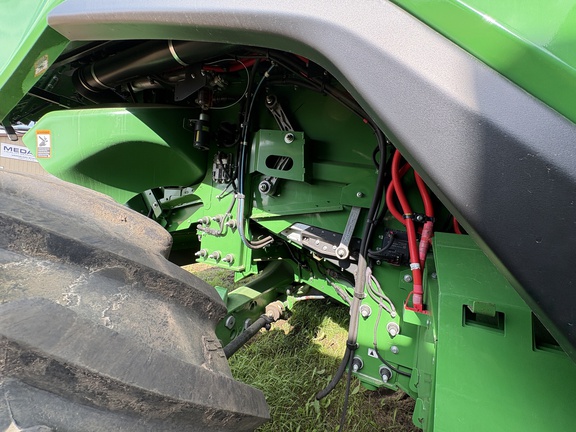 Used 2023 John Deere X9 1000 Combines at Horizon Ag & Turf in Vermilion, AB - Photo12