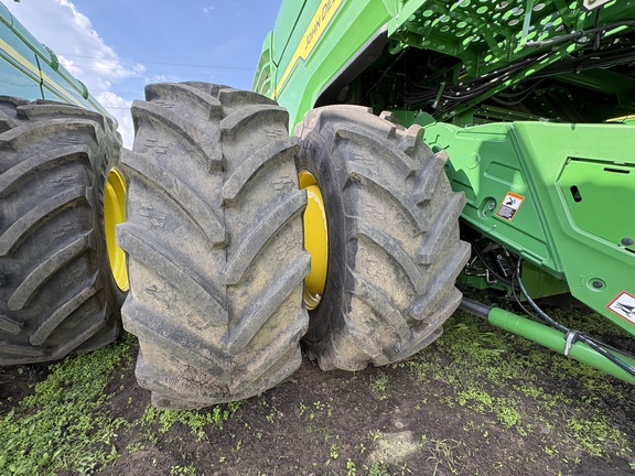 Used 2023 John Deere X9 1000 Combines at Horizon Ag & Turf in Vermilion, AB - Photo13