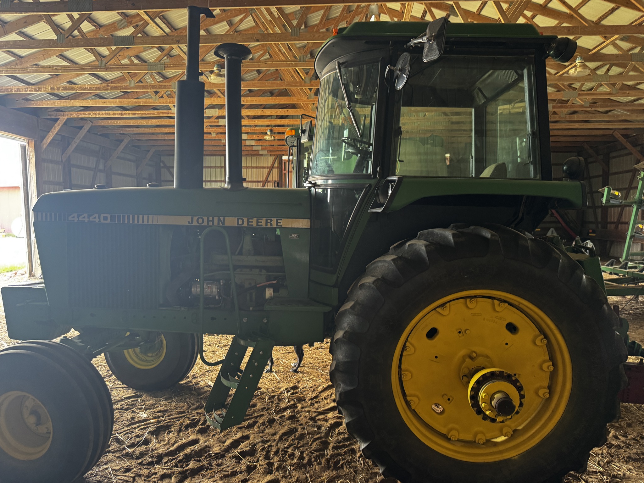 1981 John Deere 4440 Image 3