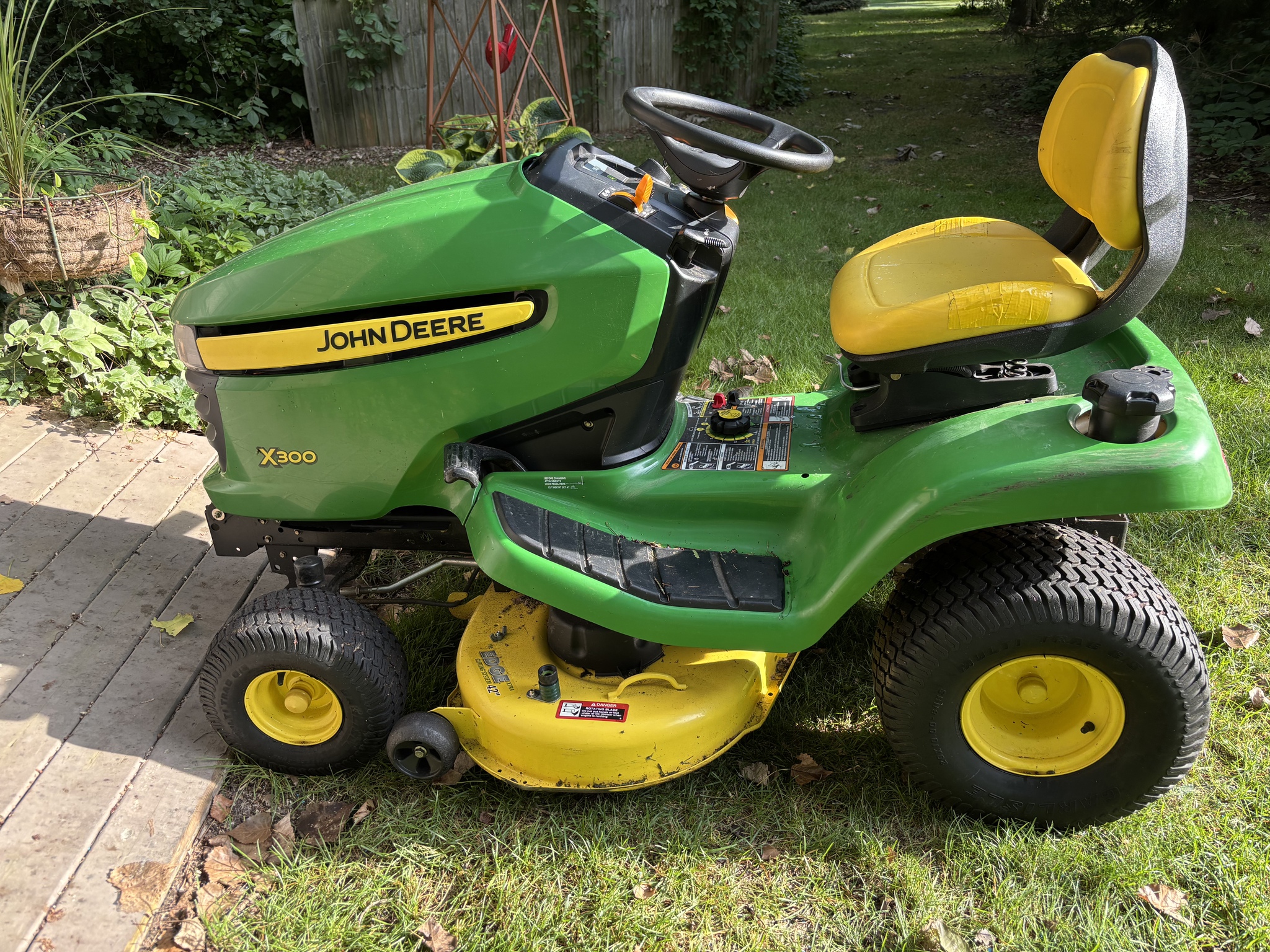 2011 John Deere X300 Image 1
