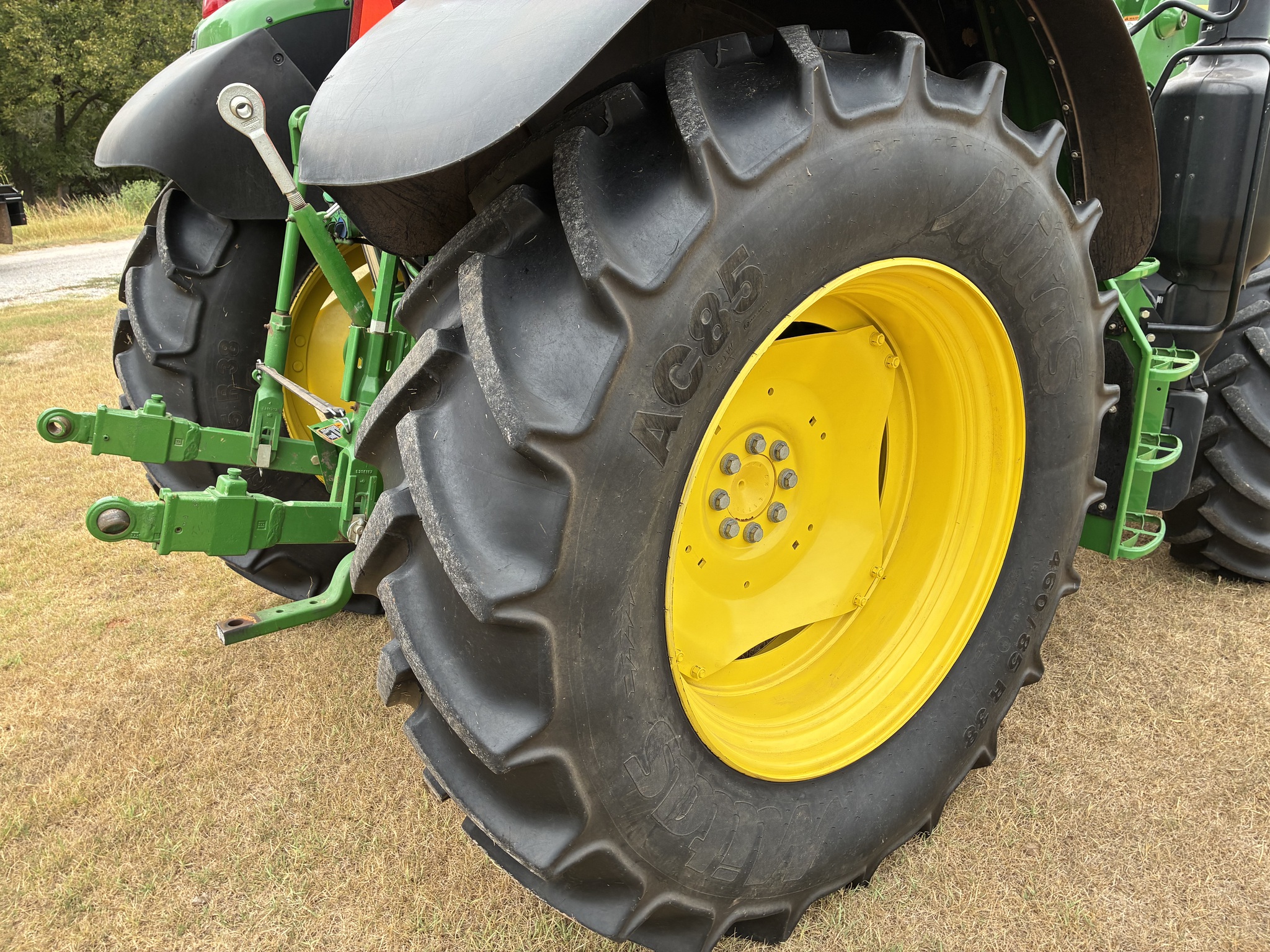 2016 John Deere 6110M Image 13