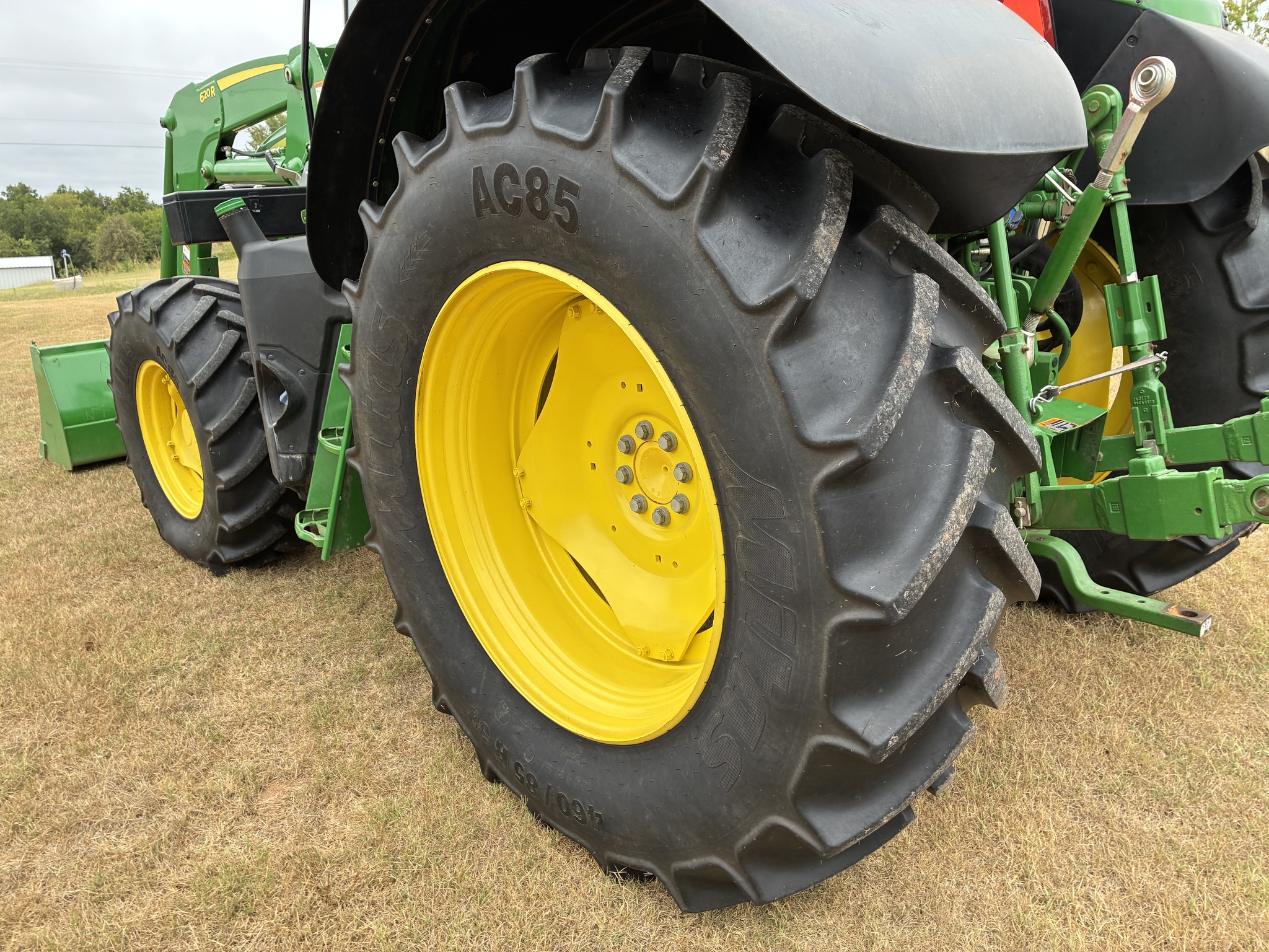 2016 John Deere 6110M Image 14