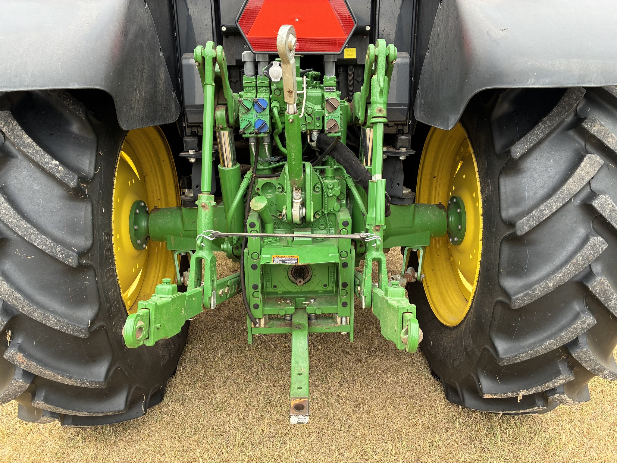 2016 John Deere 6110M Image 15