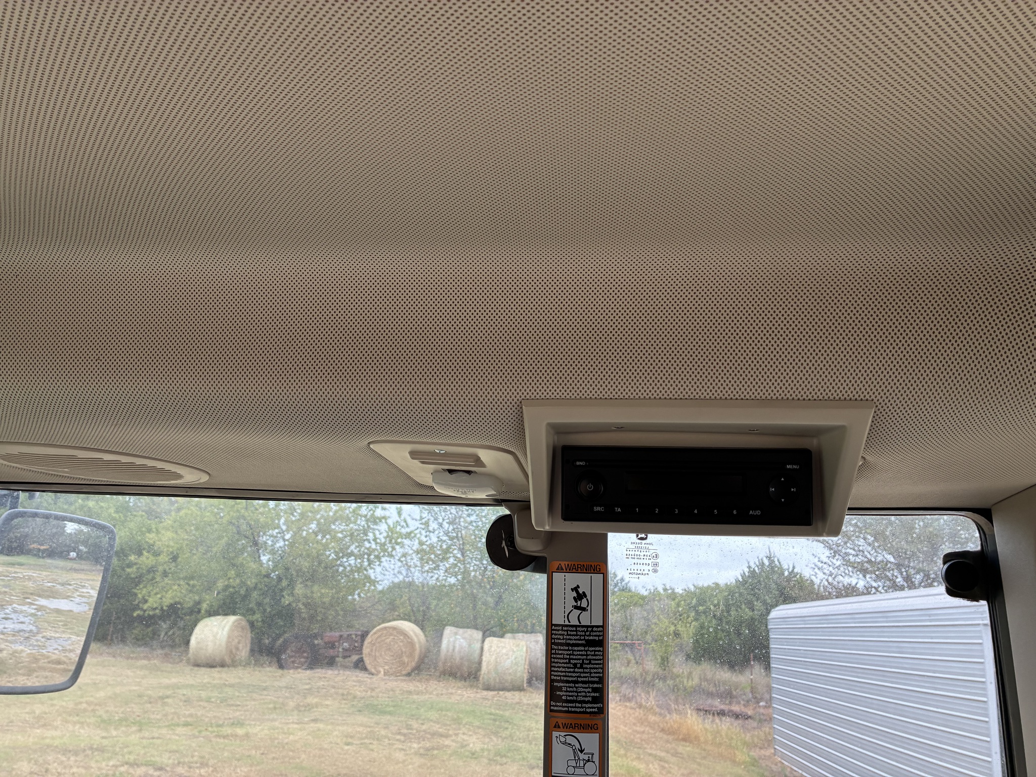 2016 John Deere 6110M Image 24