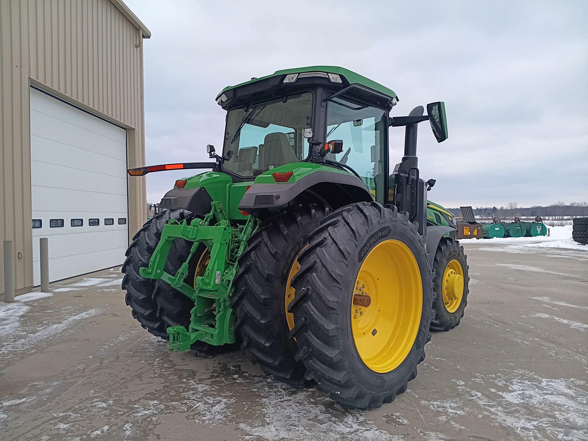 2025 John Deere 8R 250 Image 3