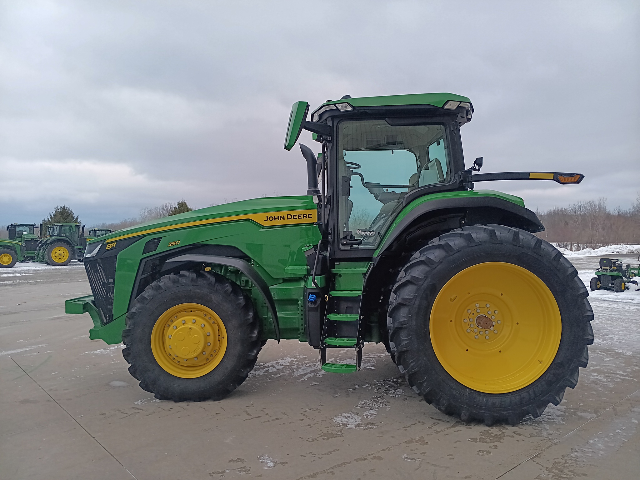 2025 John Deere 8R 250 Image 6