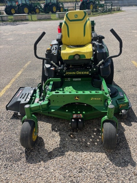 2023 John Deere Z930M Image 1