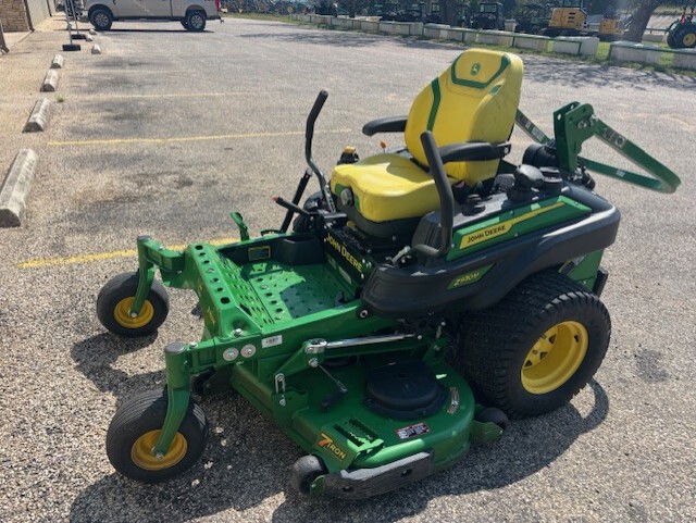 2023 John Deere Z930M Image 2