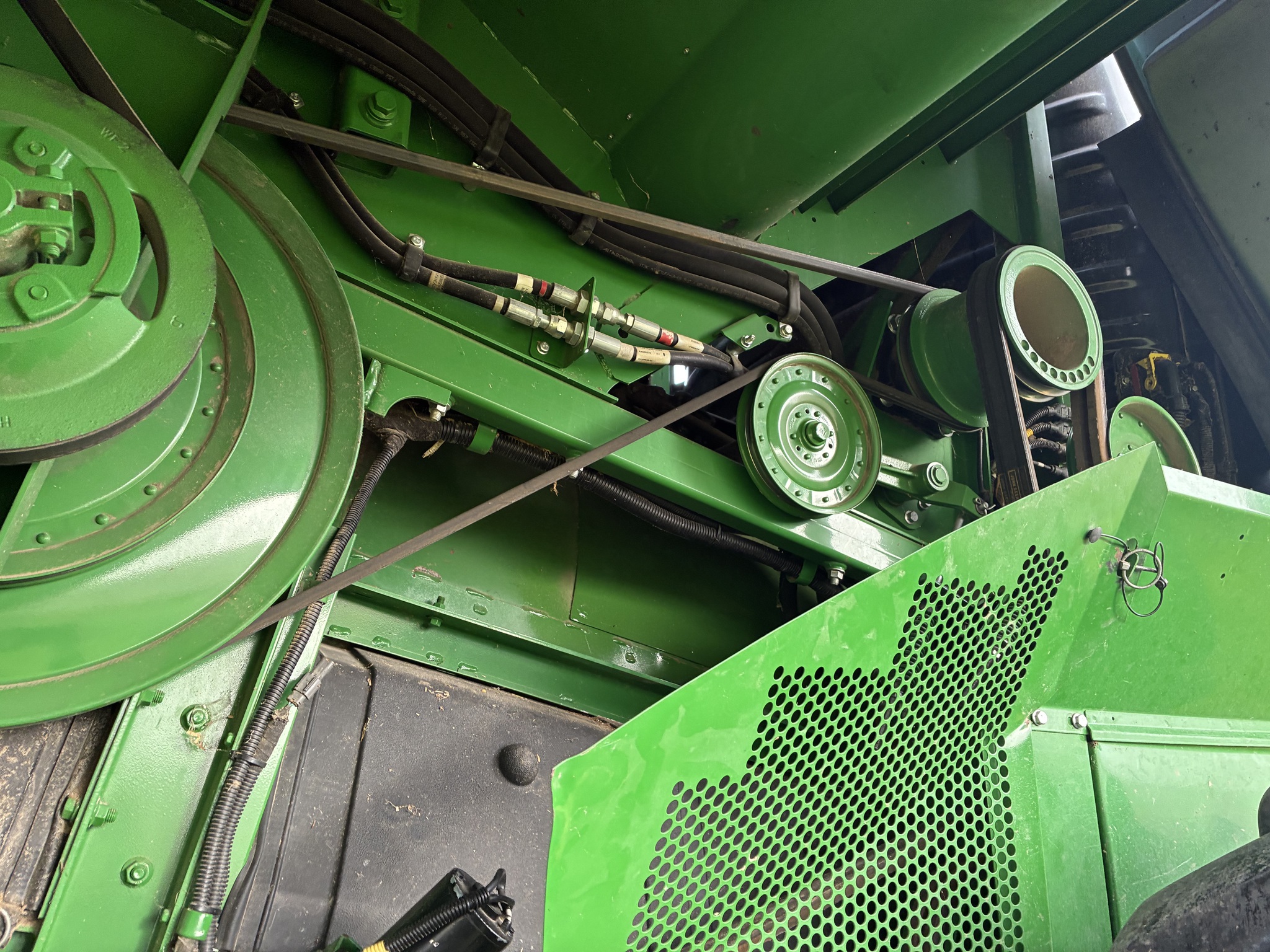 2019 John Deere S780 Image 32